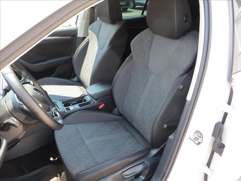 Škoda Octavia 2,0 TDI Style ČR - fotka 14 z 26