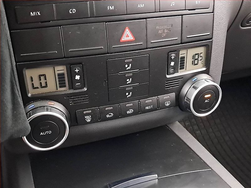 Volkswagen Touareg (2008) 2.5 R5 TDI, 4X4, Automat - fotka 15 z 20