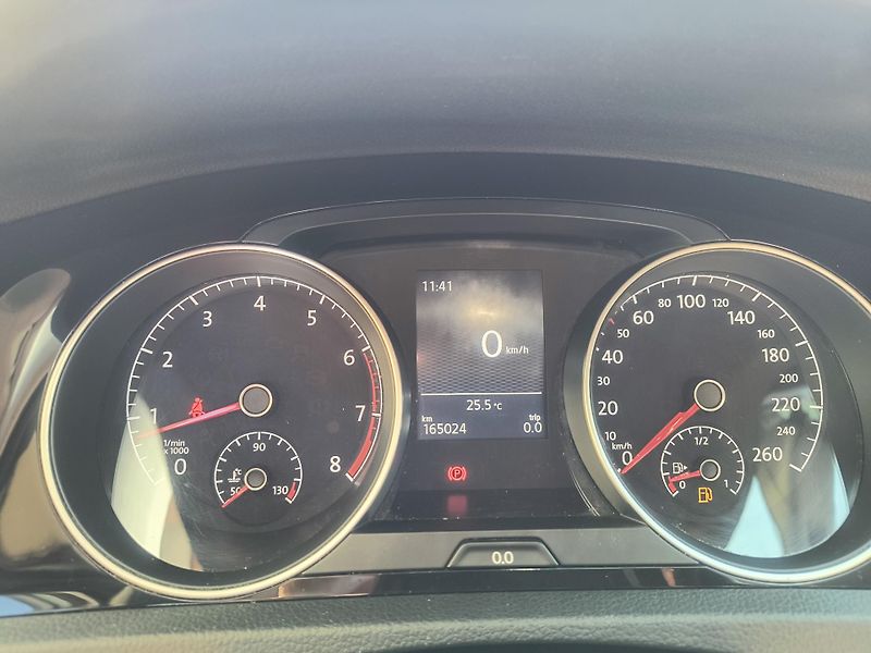 Volkswagen Golf (2014) 1.2 TSI 63KW 4-VÁLEC Z ŘEMENEM - fotka 37 z 66