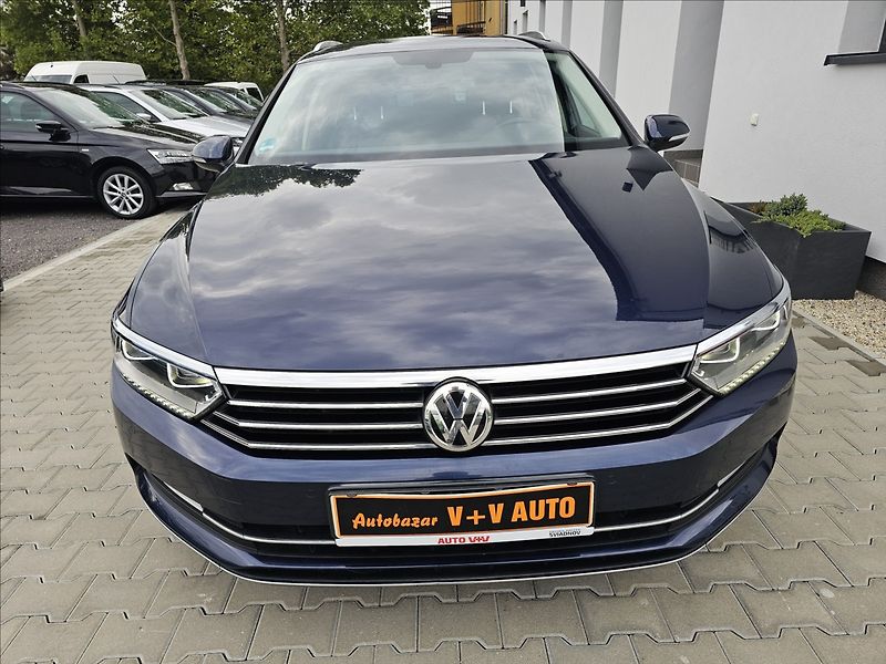 Volkswagen Passat B8 2,0 TDi 110KW Highline - fotka 2 z 45