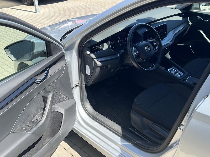 Škoda Octavia (2023) AMBITION 4x4 DSG - fotka 9 z 38