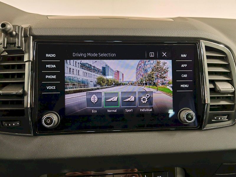 Škoda Karoq (2019) 1.5 TSI 110 kW DSG Style PLUS - fotka 14 z 33