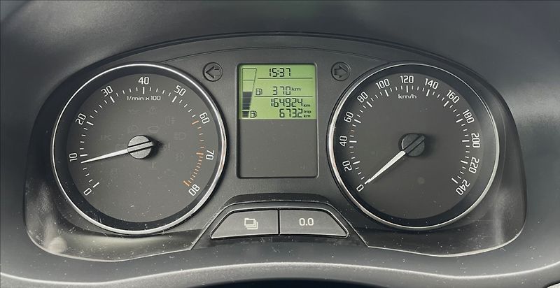 Škoda Roomster 1,2 TSi,63kW,STK 6/27 - fotka 13 z 21