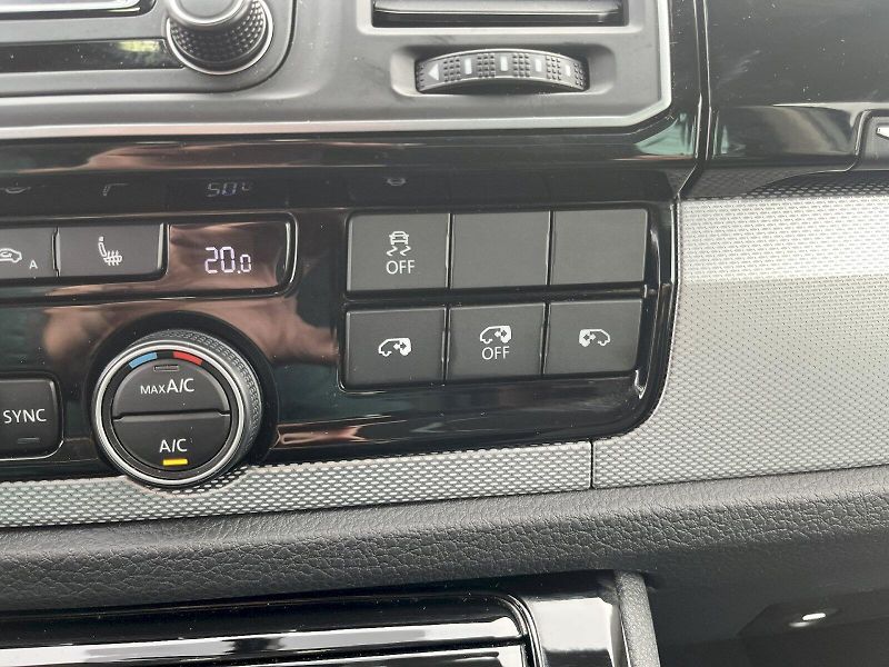 Volkswagen Multivan (2018) 2,0TSi Benzín 150kW Highline 4 - fotka 22 z 25