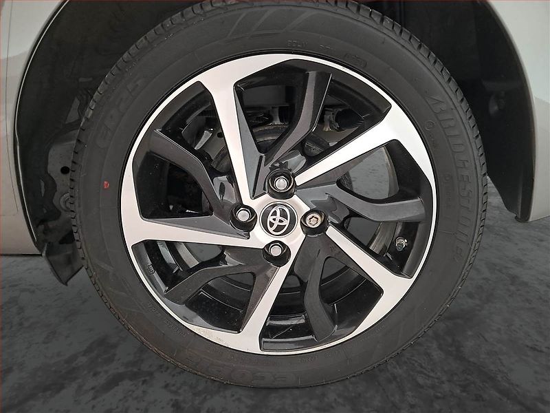 Toyota Yaris (2020) Style 1.5 Dual VVT-i - fotka 15 z 18