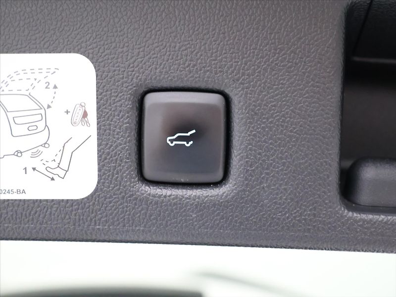 Ford Kuga 2,0 TDCi 140kW AWD ST Line X - fotka 11 z 35