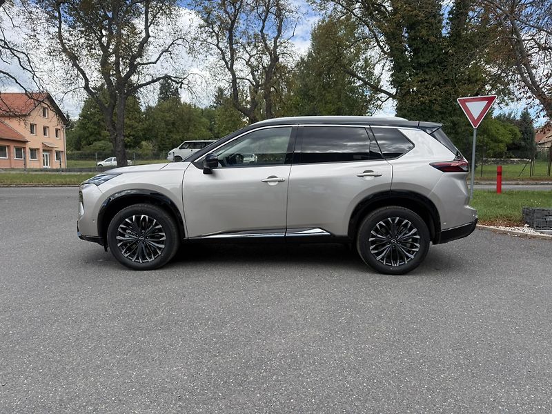 Nissan X-Trail (2026) X-TRAIL E-POWER 213HP e-4ORCE  - fotka 4 z 20