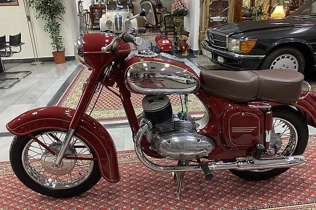Jawa 250-353 Kývačka, zdroj: se svolením Hukr