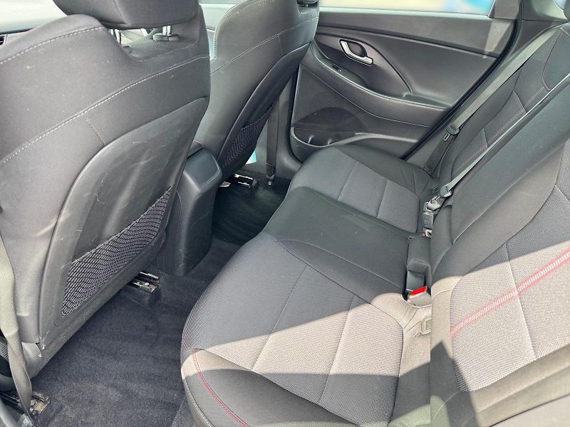 Hyundai i30 (2024) N LINE 1.5T-GDI 118kW CZ DPH - fotka 8 z 11