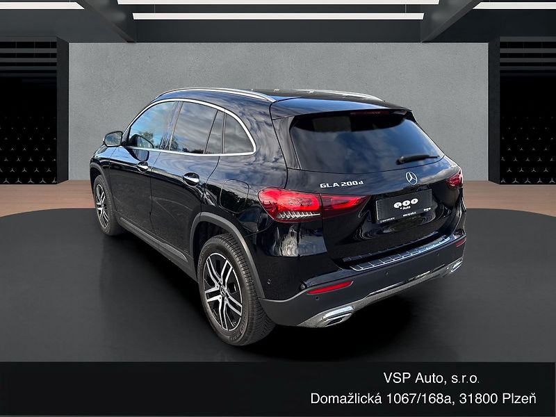 Mercedes-Benz GLA PROGRESSIVE 200d 4MATIC - fotka 3 z 21