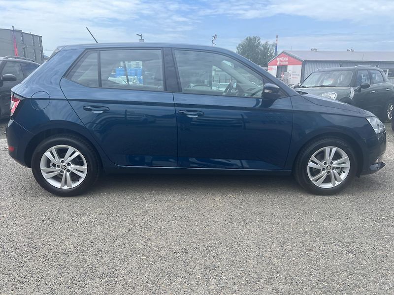 Škoda Fabia 1.0TSi 70kw KAMERA TEMPOMAT - fotka 8 z 43