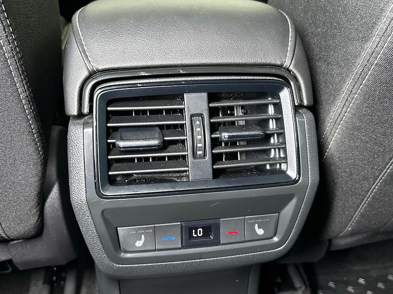 Škoda Karoq Sportline Exclusive 4x4 DSG - fotka 22 z 30
