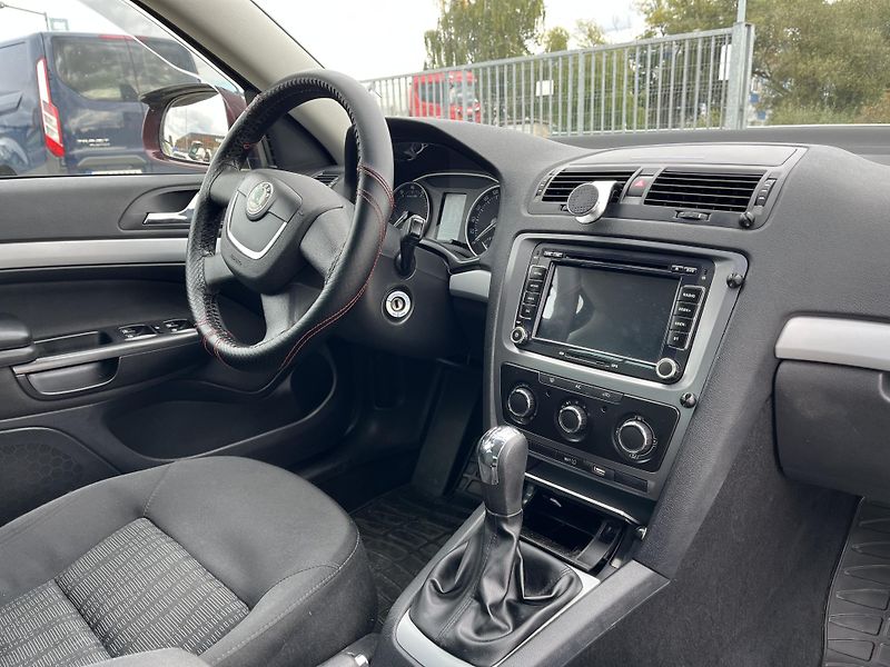 Škoda Octavia (2010) Kombi 1.6 MPi - fotka 11 z 12