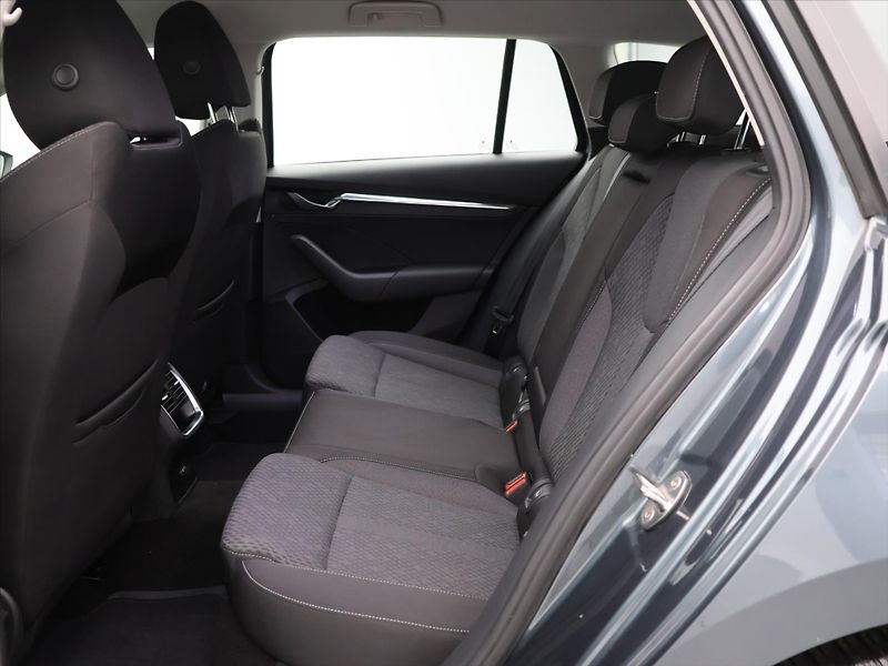 Škoda Octavia 2,0 TDI 110kW 4x4 DSG Style DP - fotka 13 z 20