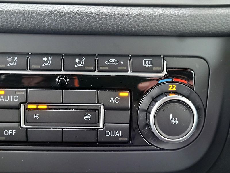 Volkswagen Tiguan 1,4 TSi 4motion SPORT SERV.KN - fotka 34 z 40