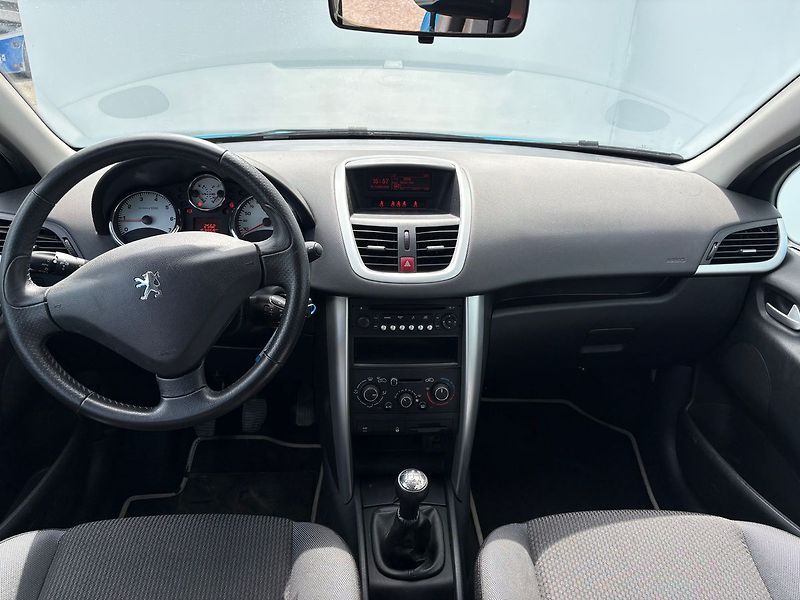 Peugeot 207 1.4VTi, 70kW, Klima, Výhřevy - fotka 5 z 19
