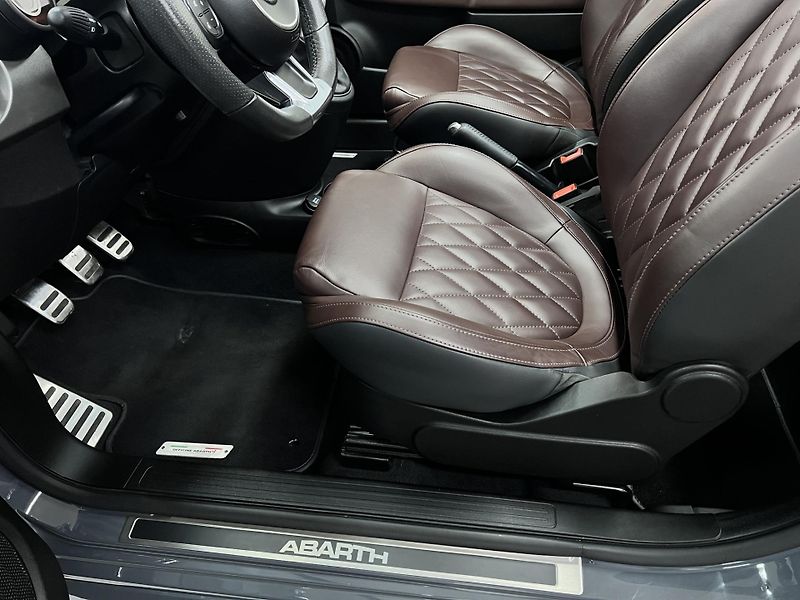 Fiat 500C Abarth 595C Turismo manuál - fotka 18 z 34