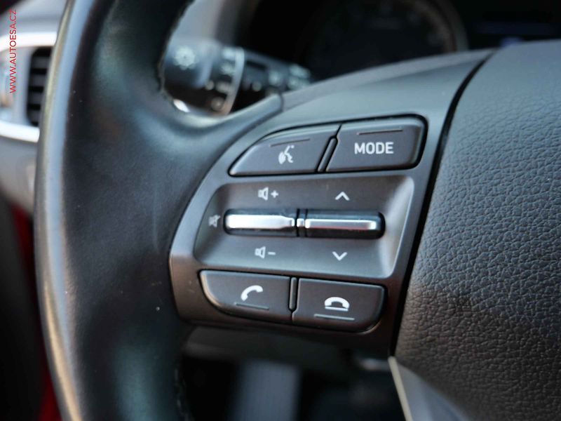 Hyundai i30 (2020) 1.5 DPi, ČR, servis.kniha, AC - fotka 13 z 20