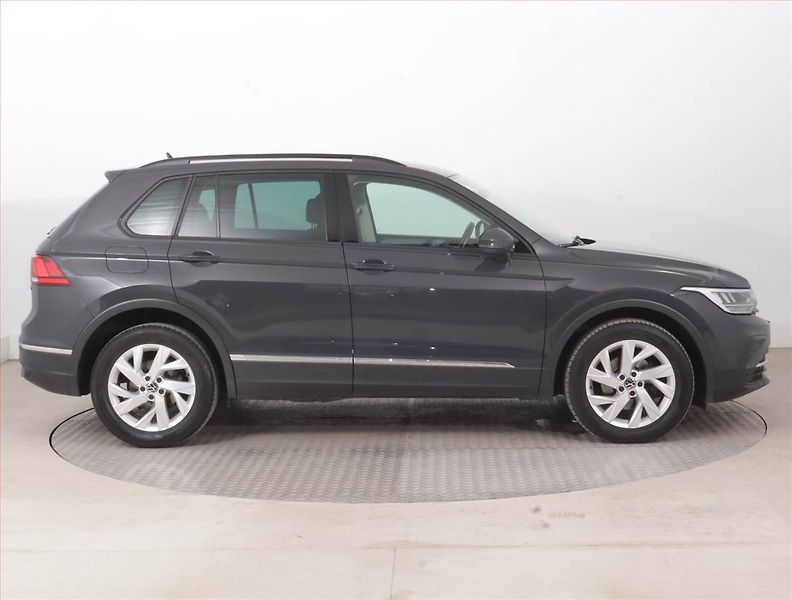 Volkswagen Tiguan (2022) Life 2.0 TDI - fotka 6 z 16