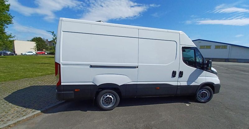 Iveco Daily (2026) 35S16 V 12m3, automat - fotka 2 z 7