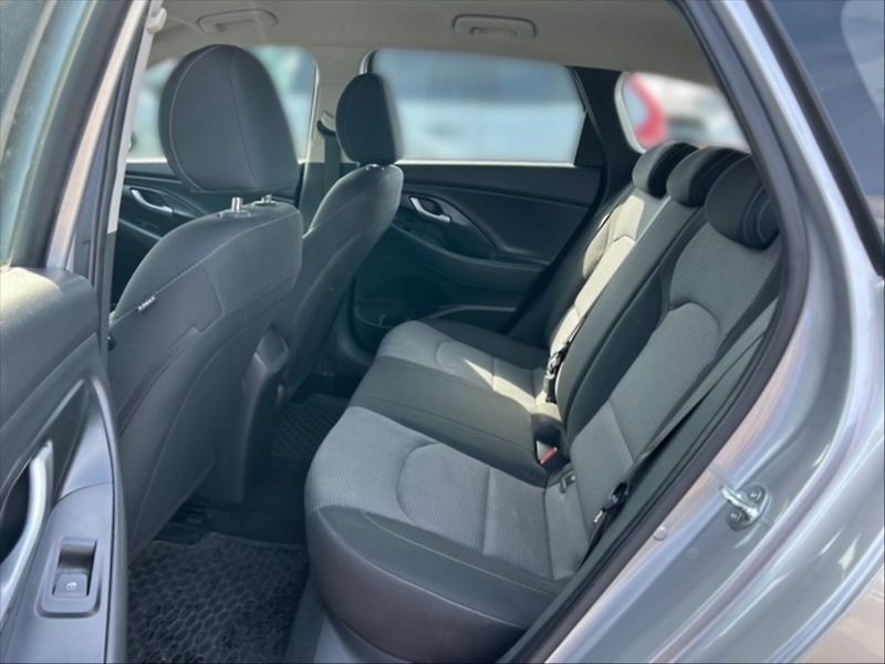 Hyundai i30 1,5 T MHEV Comfort - fotka 8 z 11