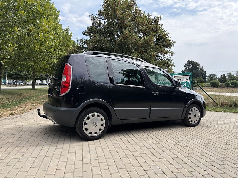 Škoda Roomster 1.6 Scout Plus Edition - fotka 11 z 32