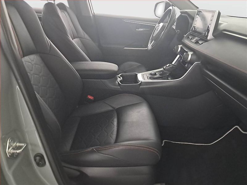 Toyota RAV4 (2022) Adventure 2.5 Hybrid - fotka 9 z 17