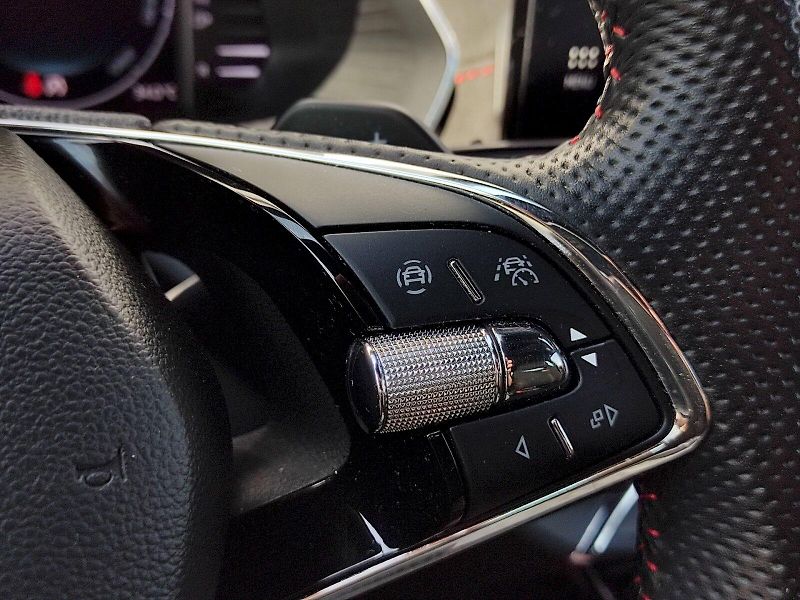 Škoda Octavia (2023) Combi RS 2,0 Tdi 147 Kw DSG - fotka 30 z 38