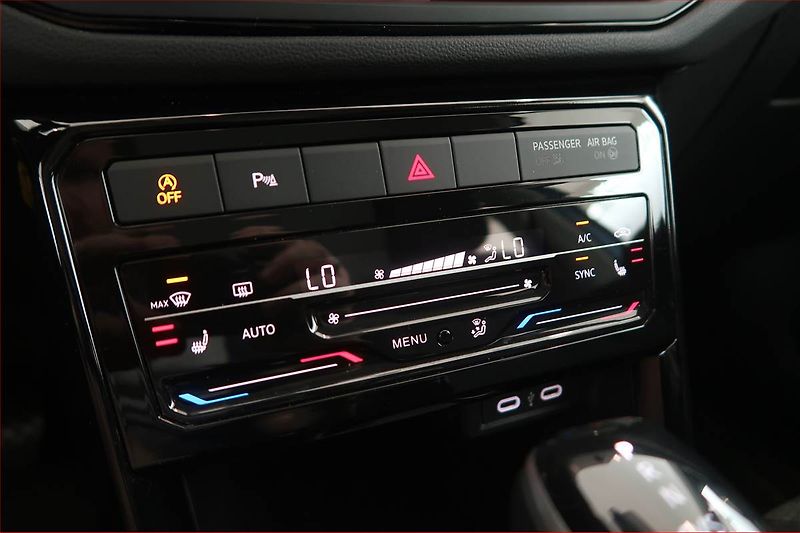 Volkswagen T-Cross (2024) 1.0 TSI - fotka 17 z 18