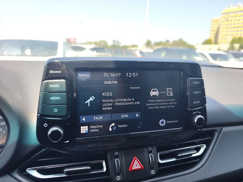 Hyundai i30 1.0 T-GDI/88kW Smart - fotka 14 z 29