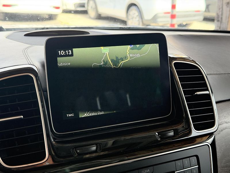 Mercedes-Benz GLS GL 400 4Matic - fotka 12 z 35
