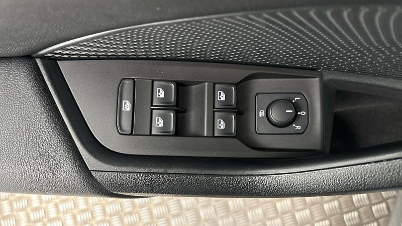 Škoda Octavia 2.0 TDI Ambition Combi - fotka 21 z 27