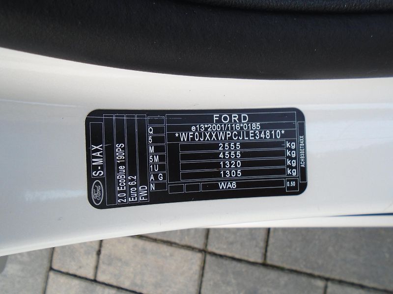Ford S-MAX 2,0EcoBlue 140kW Vignale 8AT 7 - fotka 31 z 46