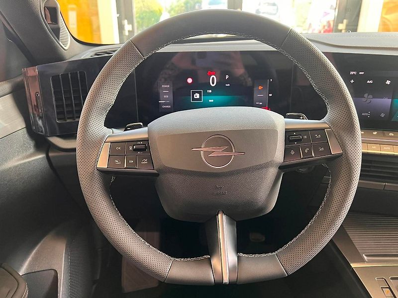 Opel Astra (2026) NEW Ultimate ST Hybrid 145k At - fotka 12 z 30