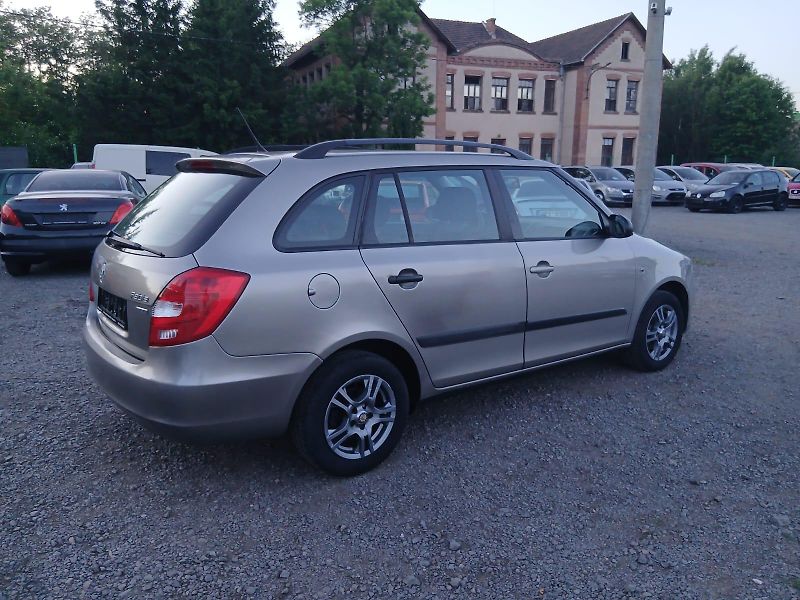 Škoda Fabia 1.2 TSI, facelift - fotka 8 z 33