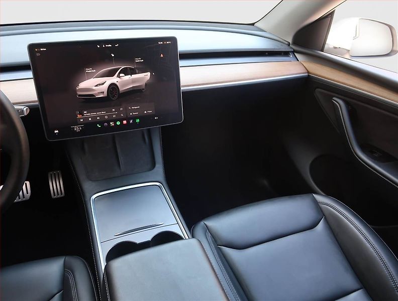Tesla Model Y (2022) Performance 79kWh, SoH 92% - fotka 8 z 26