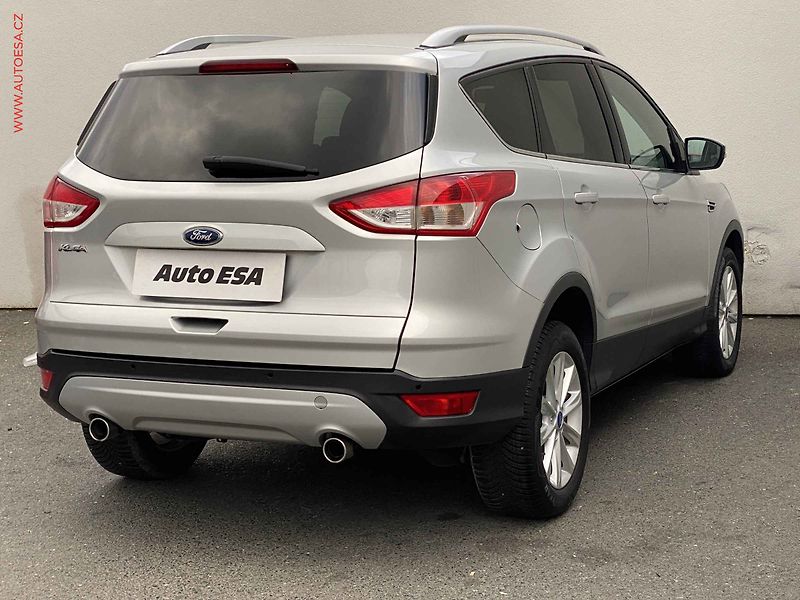Ford Kuga (2015) 2.0TDCi 4x4, Titanium, navi - fotka 4 z 18