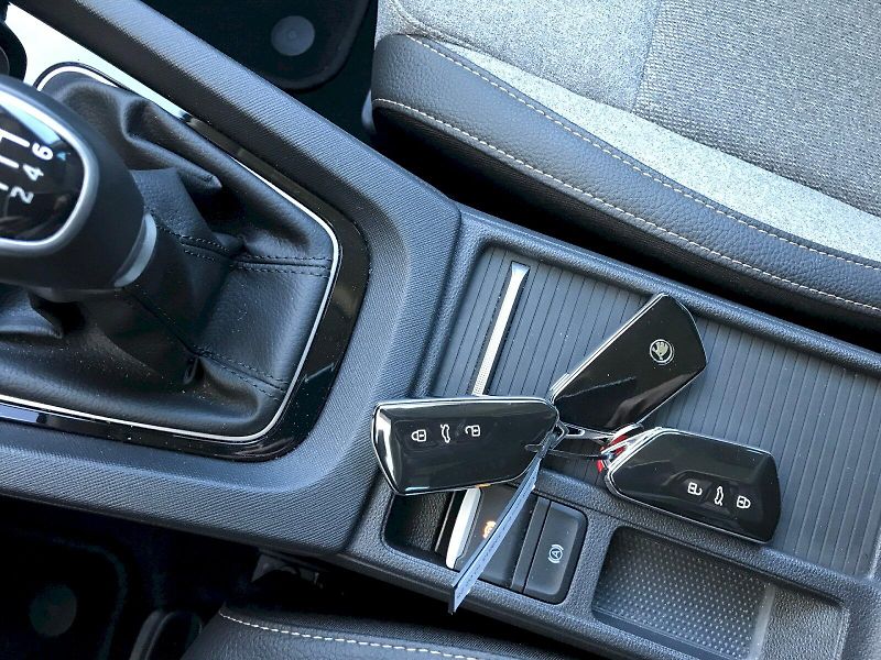 Škoda Octavia (2025) COM SELEC TS 110/1.5 M6F - fotka 27 z 28