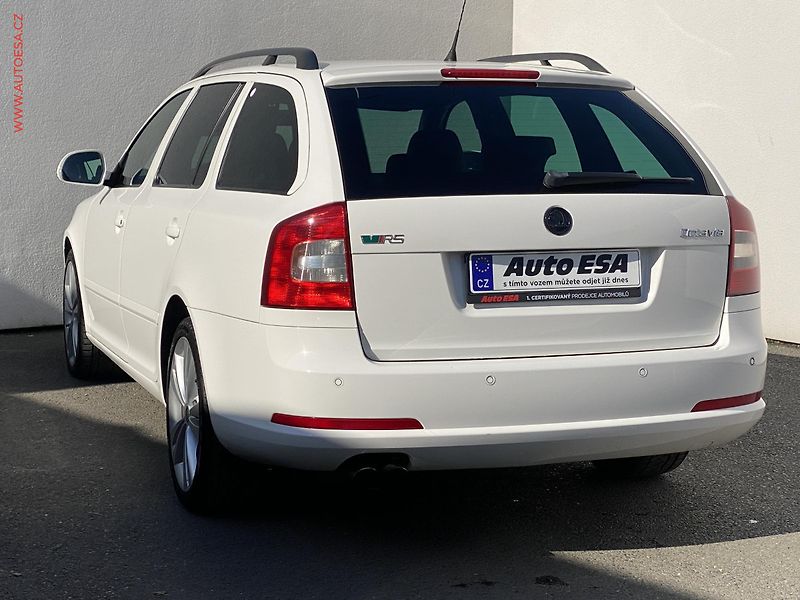 Škoda Octavia (2011) 2.0TSi, RS, xenon - fotka 6 z 16