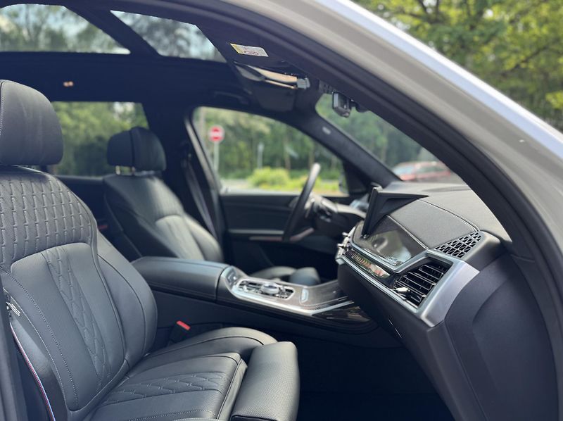 BMW X7 40d xDrive Msport PRO | max  - fotka 17 z 38