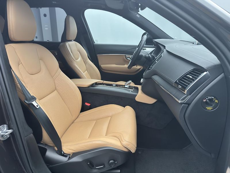 Volvo XC90 T8 AWD RECHARGE ULTIMATE 1.maj - fotka 28 z 57