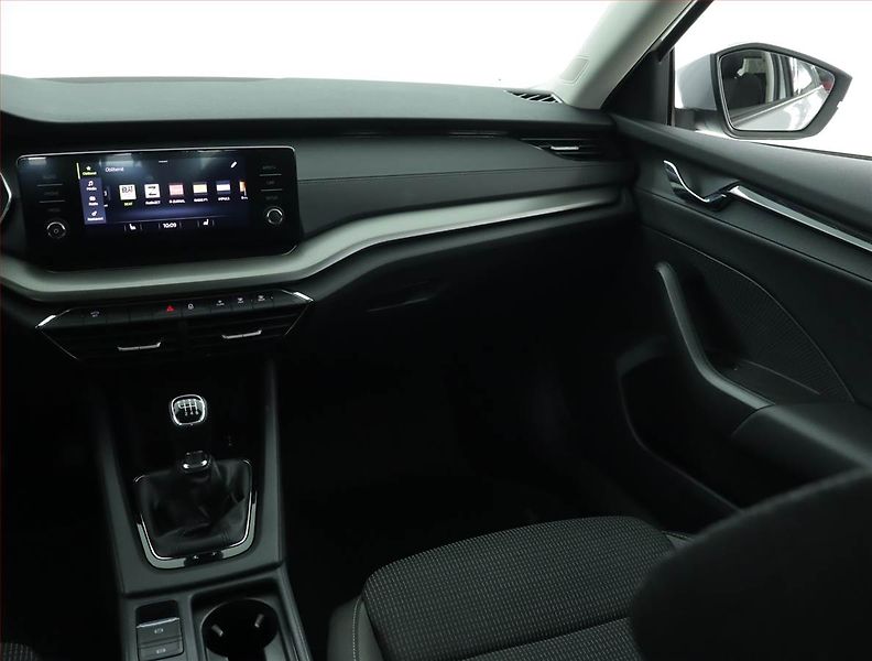 Škoda Octavia (2022) Ambition 2.0 TDI, ČR,1.maj - fotka 8 z 15