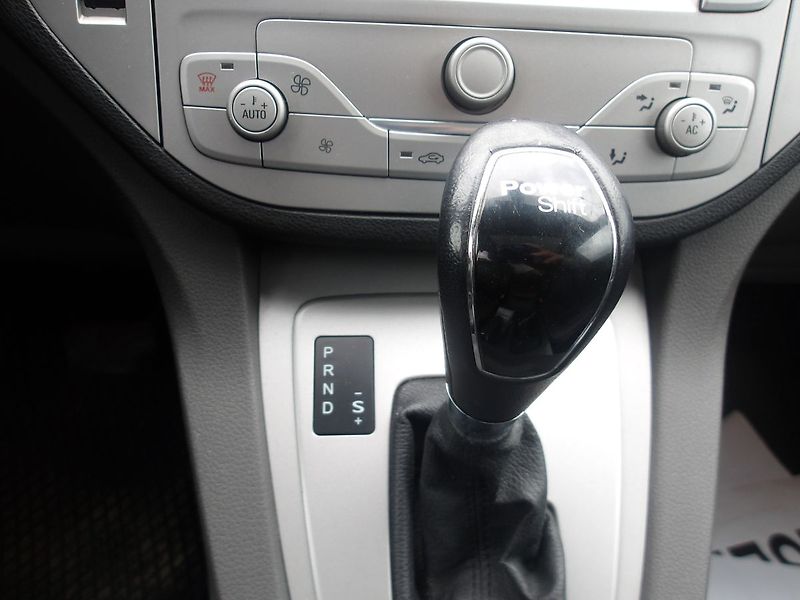 Ford Kuga 2,0TDCi TITANIUM Aut. 4x4! - fotka 21 z 44