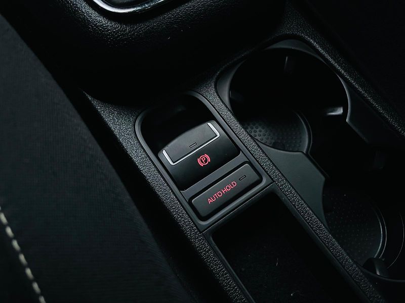 Volkswagen Tiguan 1.4TSi MANUÁL VÝHŘEV SERVISKA - fotka 40 z 45