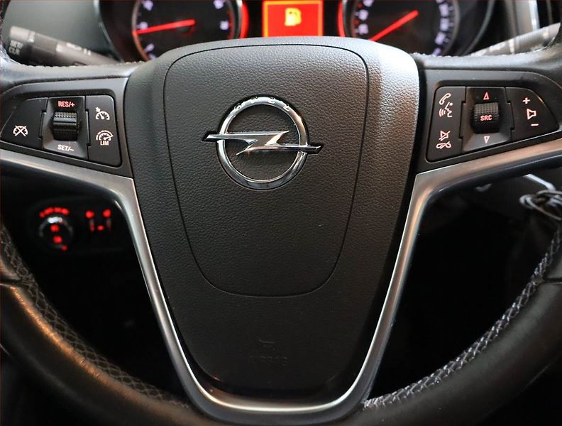Opel Zafira (2012) 1.4 Turbo, 7 míst, Tempomat - fotka 16 z 18