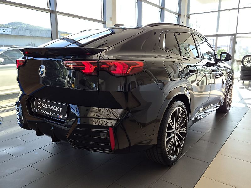 BMW X2 xDrive 20d - fotka 8 z 22
