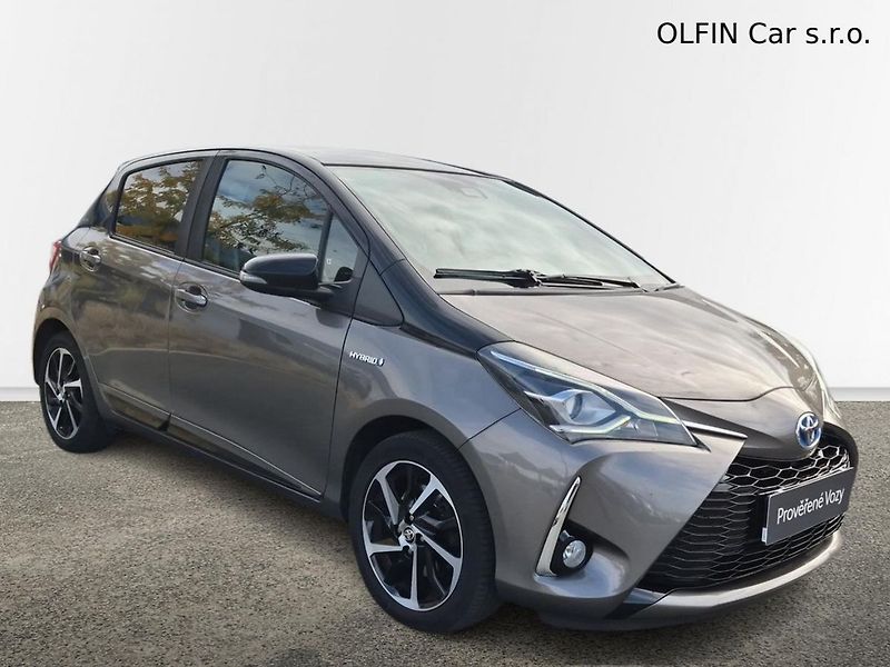 Toyota Yaris Selection Smart 1,5 Hev - fotka 3 z 28