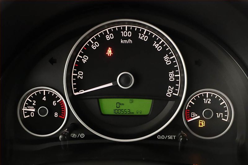 Škoda Citigo (2014) 1.0 MPI, Park. senzory - fotka 8 z 12