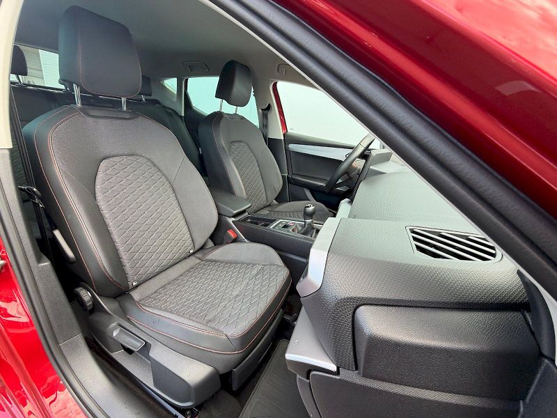 Seat Leon (2024) 1.5 TSI 110kW FR - fotka 31 z 35
