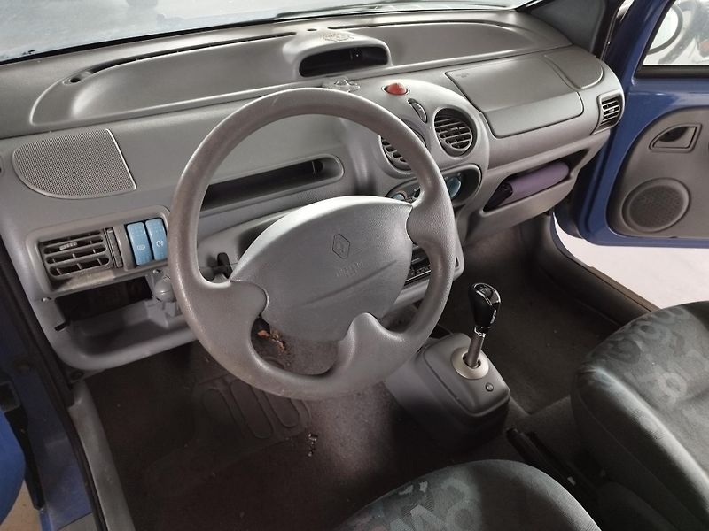 Renault Twingo (2005) 1,2i 43KW automat super cena - fotka 11 z 16